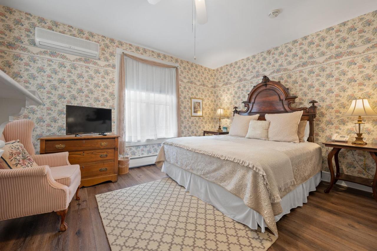 Brook Farm Inn Lenox Eksteriør bilde
