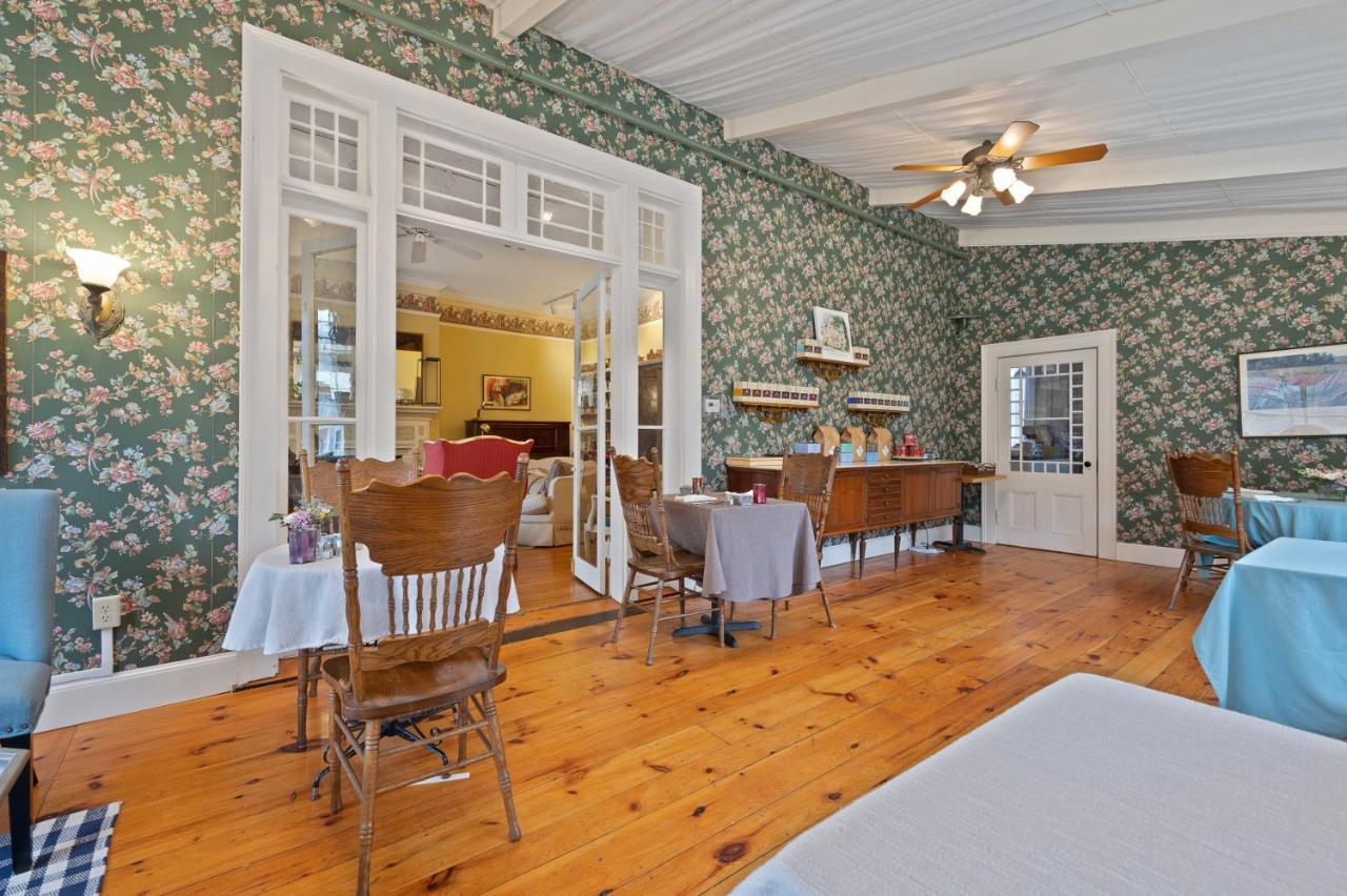 Brook Farm Inn Lenox Eksteriør bilde